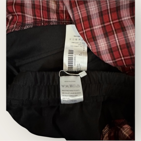 ✨ NWT! Red & Black Plaid Skirt with Black Lace Overlay ✨ - Picture 5 of 7